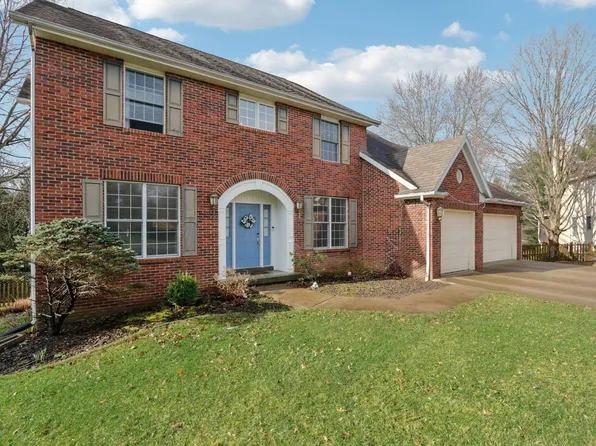 2406 E Cedarwood Ct, Bloomington, IN 47401