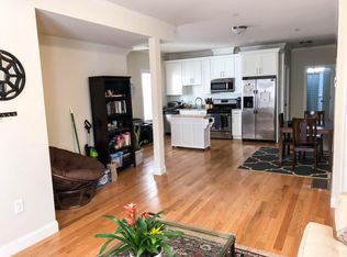 115 Webster Ave #1F, Cambridge, MA 02141