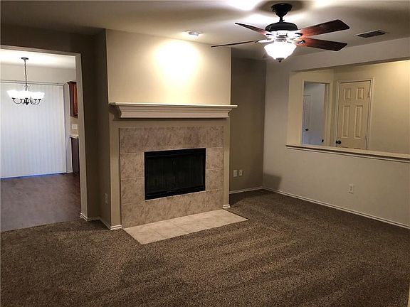 3rd image of 2309 Collier Dr