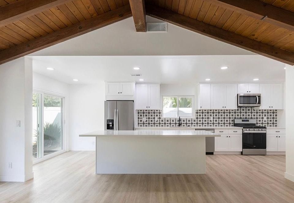 Brand new kitchen and appliances