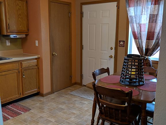 3rd image of 13335 Silver St