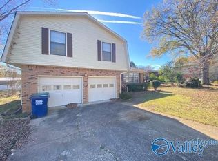 1002 Dolphin Cir SE, Huntsville, AL 35802