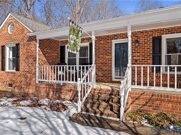 2nd image of 911 Hallsboro Rd