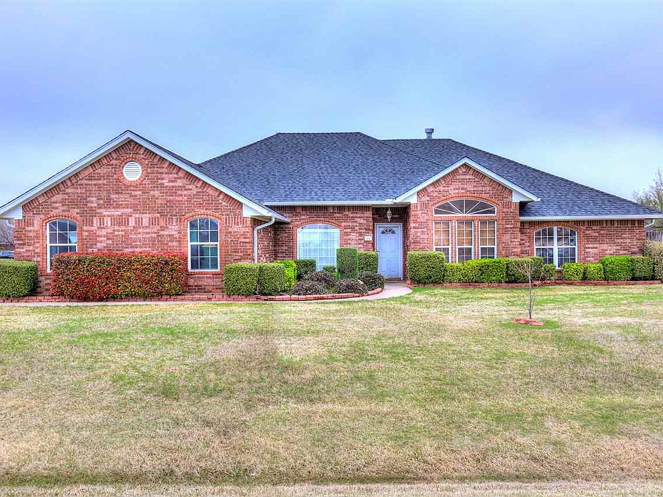 1st image of 11 NW Havenshire Cir