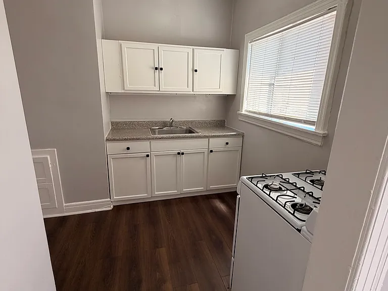 110 N Breed St #208 — Photo 3
