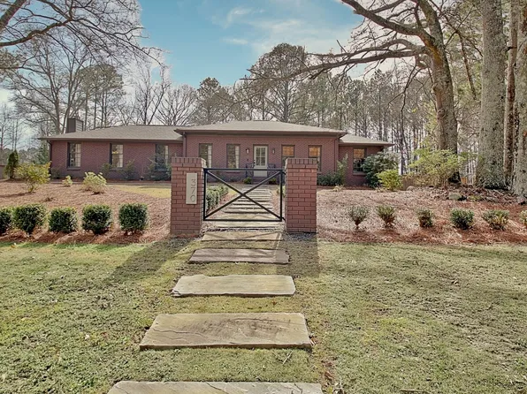 370 Grady Ave, Fayetteville, GA 30214