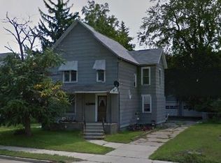 724 Marinette Ave, Marinette, WI 54143