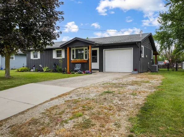 1530 E 26th St, Muncie, IN 47302