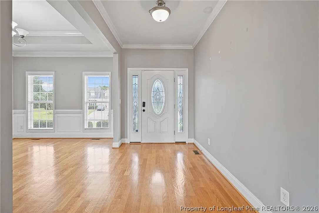 3 bed, 2.0 bath, 2265 sqft, $2,400 — Photo 4