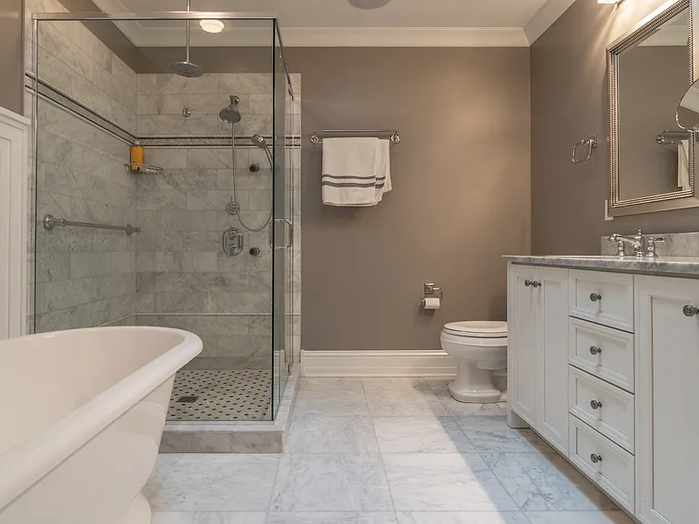 37 Henry St #401 — Photo 21