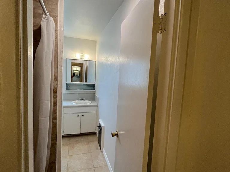 400 W Blaine St — Photo 17