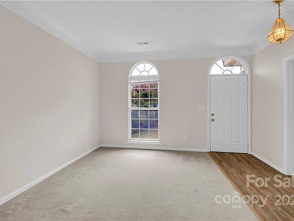 4th image of 7707 Ninth Fairway Ln