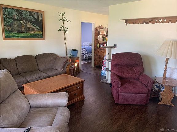 3rd image of 44 Hawthorne Dr