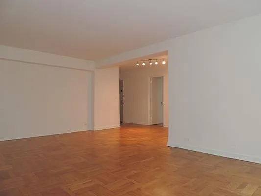 Rented by essential NEW YORK Real Estate | media 21