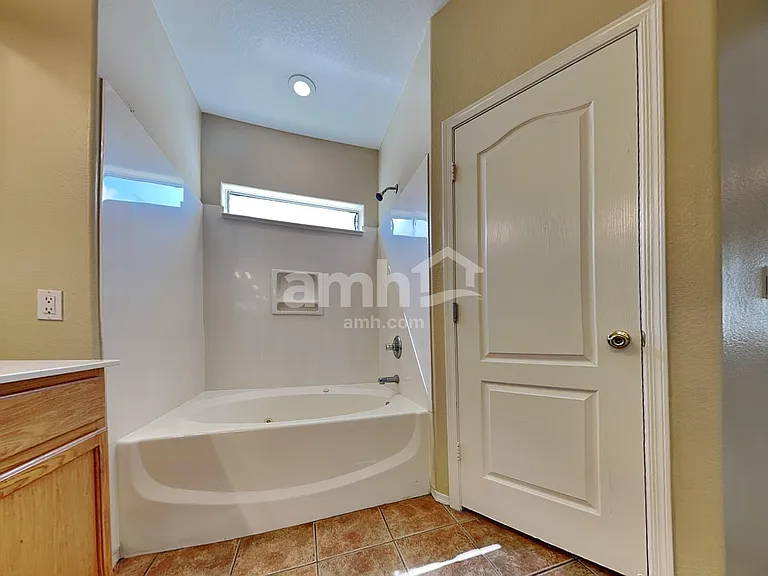 11852 W Cambridge Ave — Photo 14
