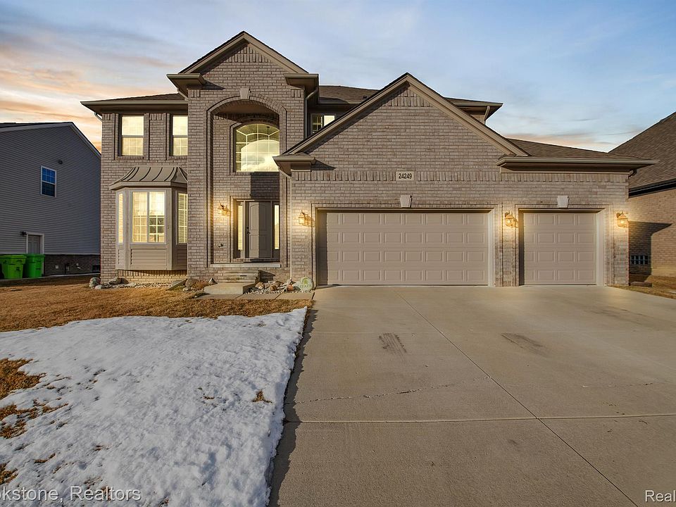 1st image of 24249 Dartmoor Dr