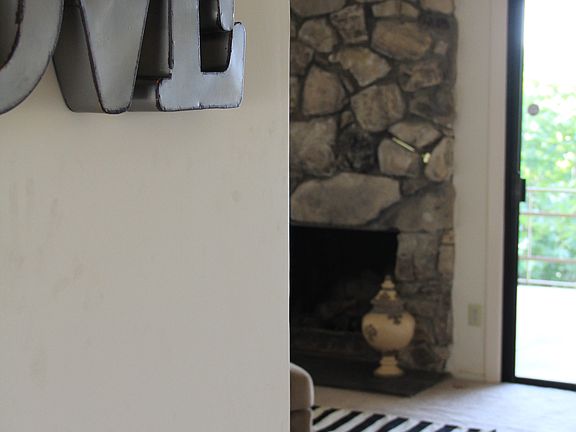 5th image of 3921 Paige St