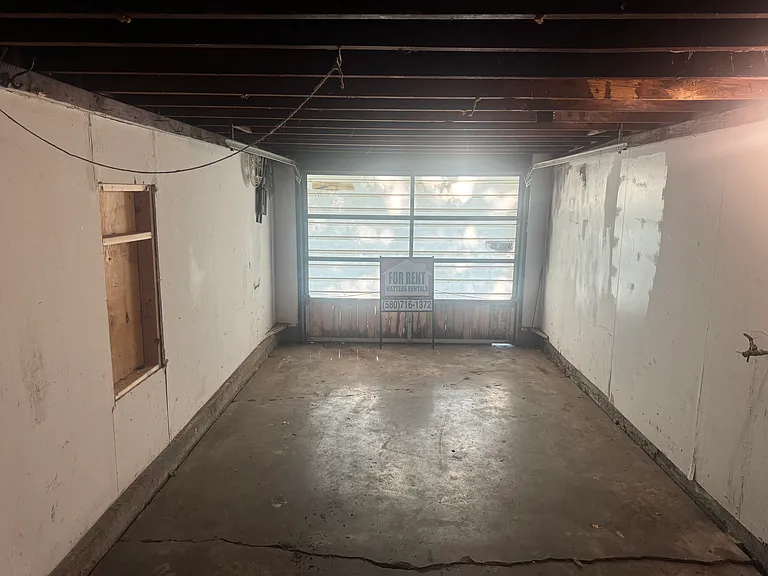 916 N Pine St — Photo 12