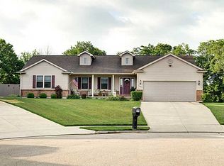 1401 Barberry Ct, Troy, OH