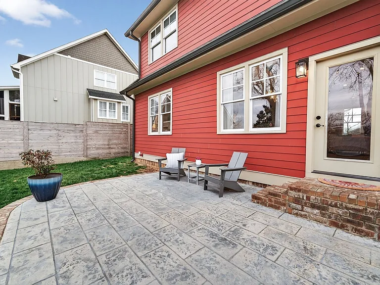 605 W End Cir — Photo 35