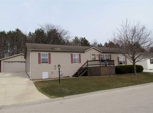 8327 Hickory Tree Dr, Machesney Park, IL 61115