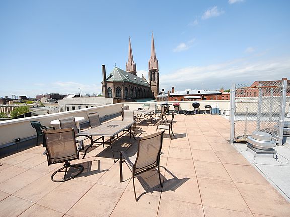 4th image of 158 Johnson Ave APT 401
