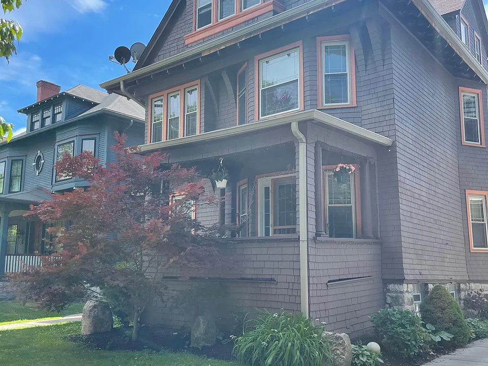 598 Ashland Ave #4