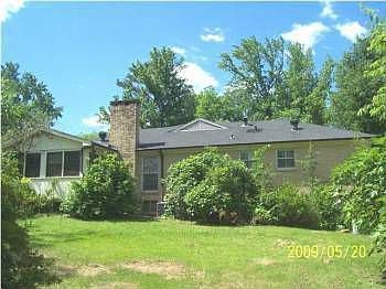 2nd image of 751 Oneida Dr