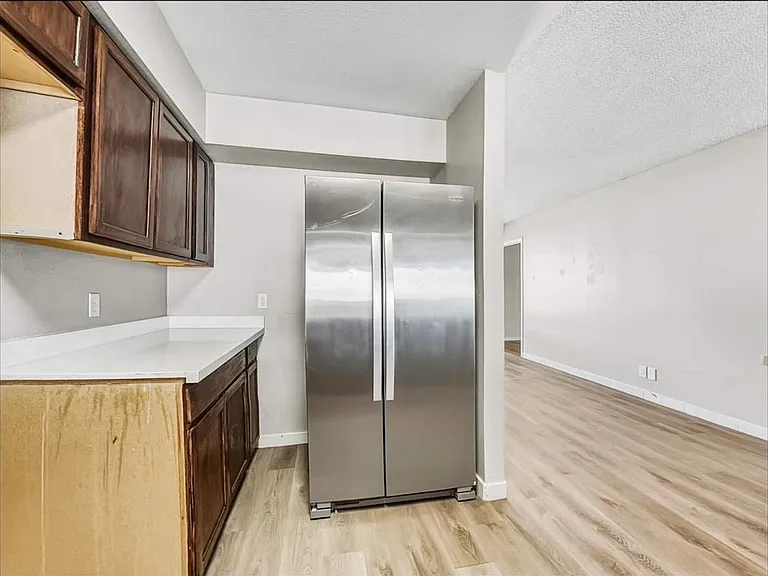 238 W Garfield Ave — Photo 7