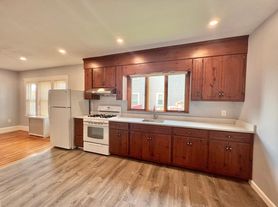 135 Fayette St, Watertown, MA