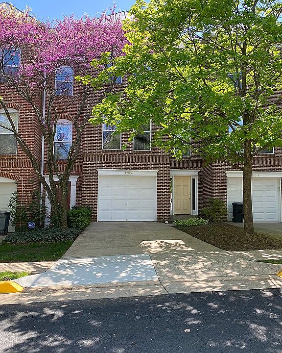 2nd image of 12066 Edgemere Cir