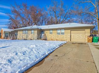 2715 Meadow Ln, West Des Moines, IA 50265