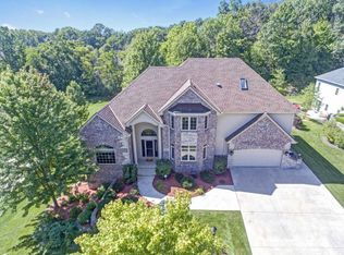 W164S6827 Chamberlain Hill Dr, Muskego, WI 53150