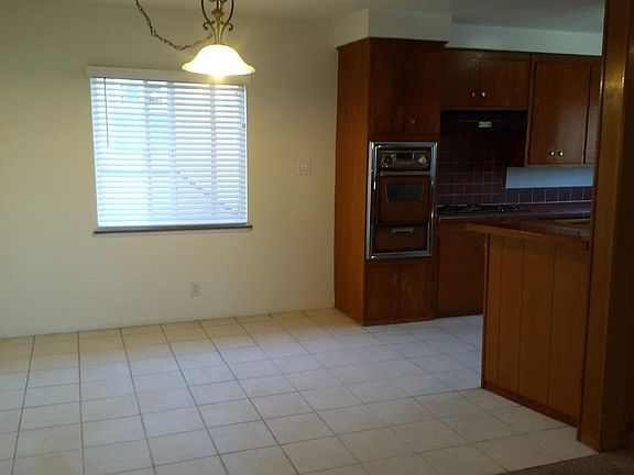 5th image of 3731 S Sepulveda Blvd #2
