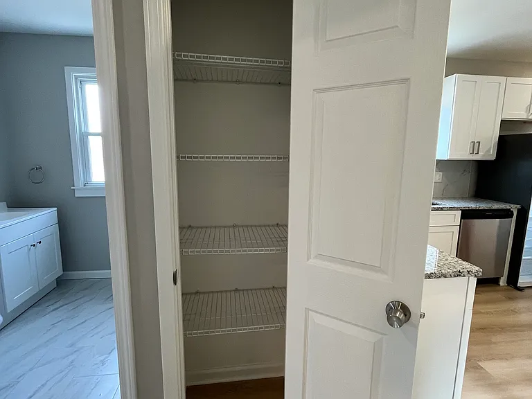 Upper unit pantry