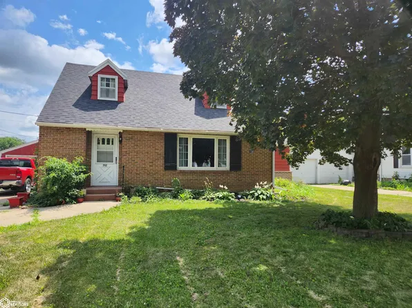 712 W 5th St S, Newton, IA 50208