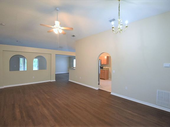 3rd image of 811 Rocky Mountain Ct