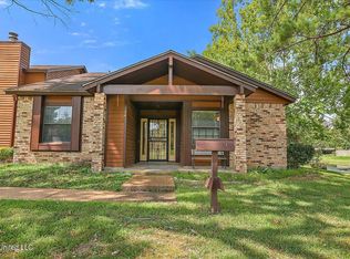 26 Shore Dr, Clinton, MS 39056