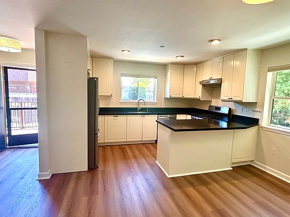 3rd image of 860 College Ave #B