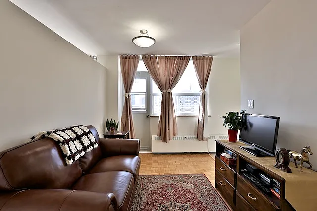 60 Mountview Ave. — Photo 3