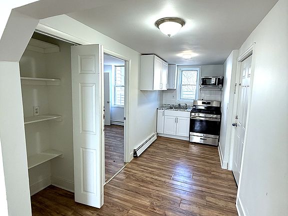 4th image of 395 Bergen Ave APT 3