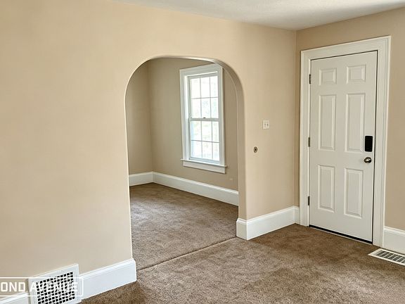 3rd image of 742 N Way St