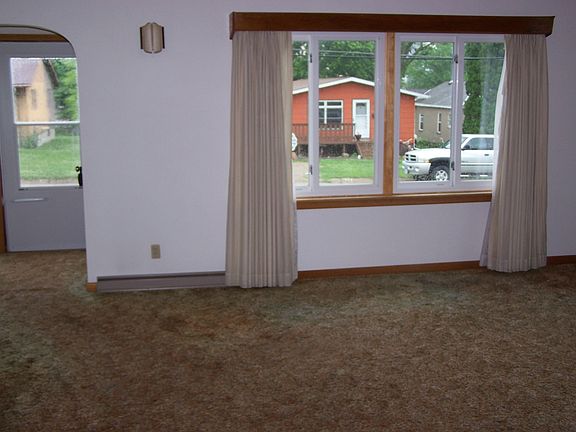 5th image of 504 C Ave
