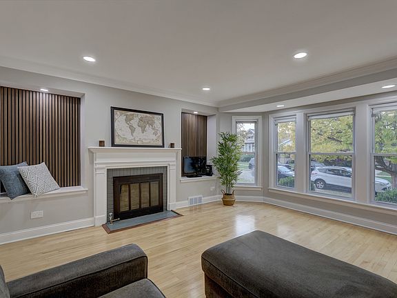 4th image of 5129 N Menard Ave