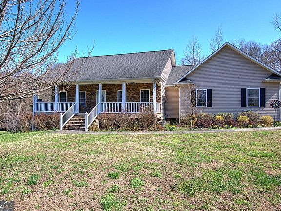 2nd image of 1005 Harmony Rd SE