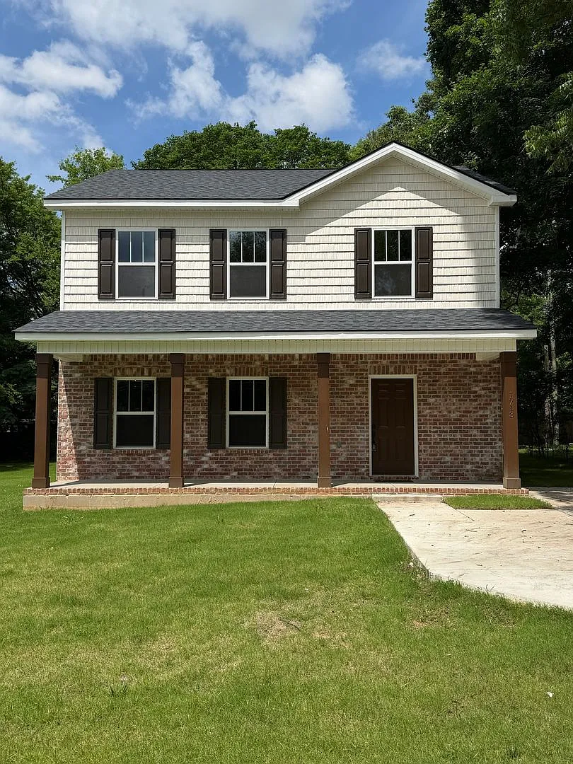 3 Bedroom 2.5 Bath 1,732 sq ft — Photo 1