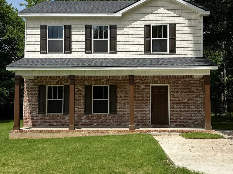 1713 Golf Club Ln — Photo 1