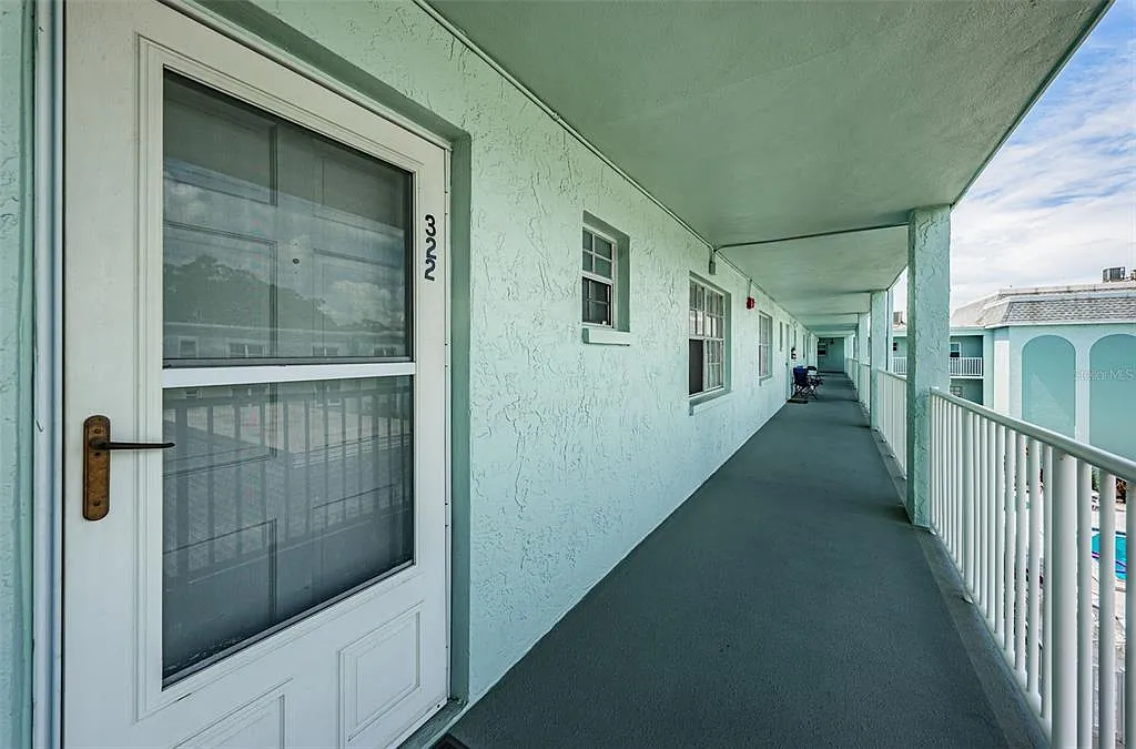 2 bed, 2.0 bath, 1200 sqft, $1,525 — Photo 3