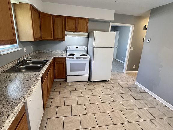 2nd image of 906 E Market St APT 4B