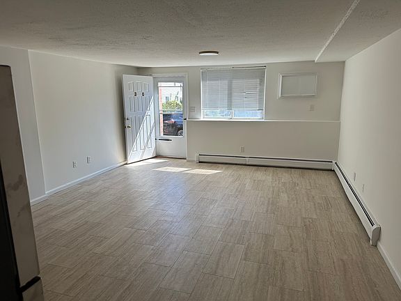 3rd image of 32 Sylva Ln #30